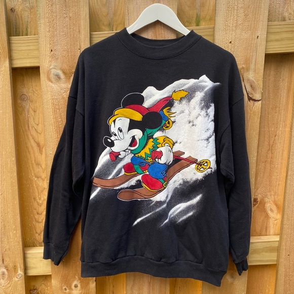 skiing sweatshirt